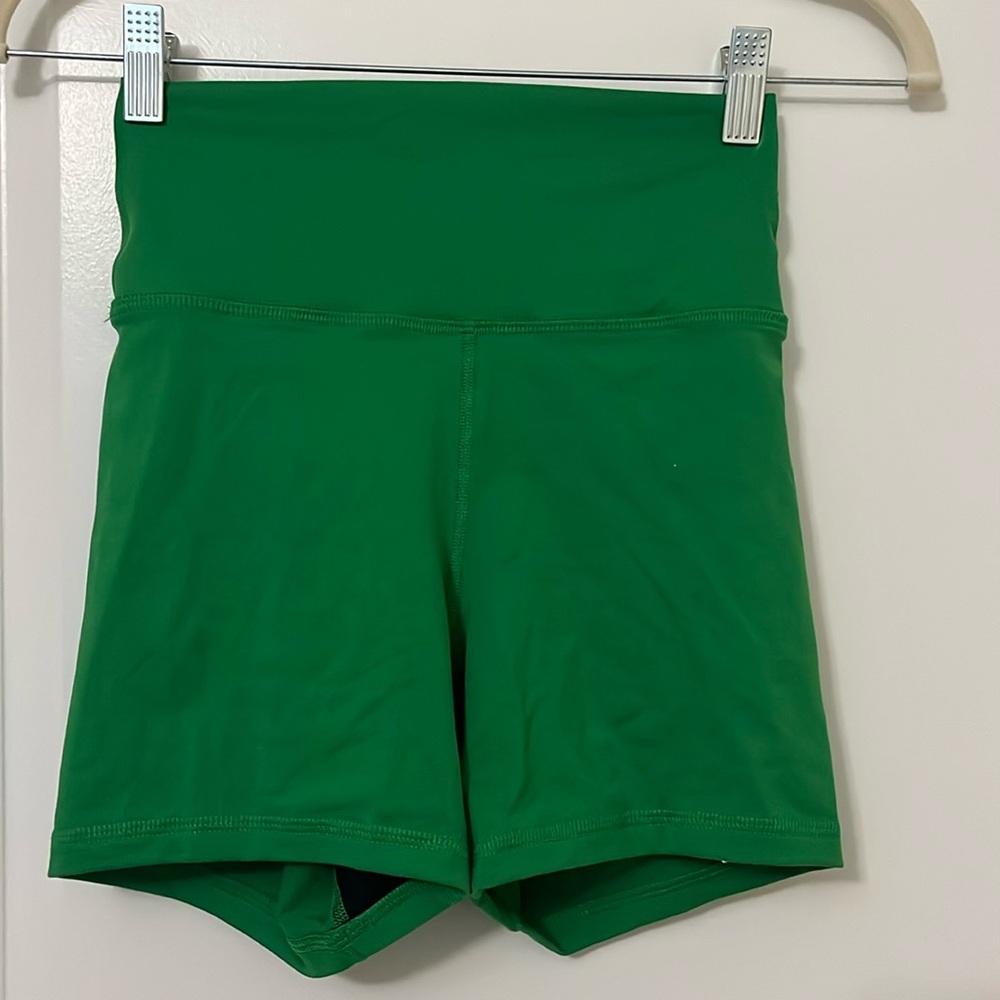 FLEO Women’s Shorts